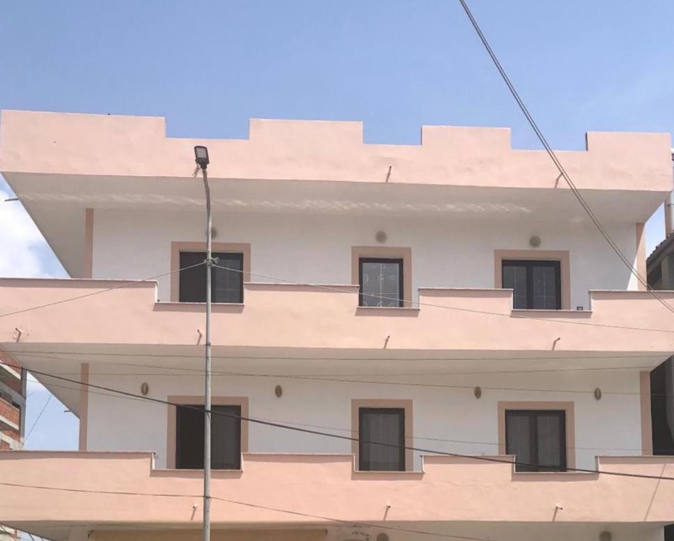 Casa Intera La Paghi Come Una Camera The Home With The Price Of A Room Durrës 外观 照片