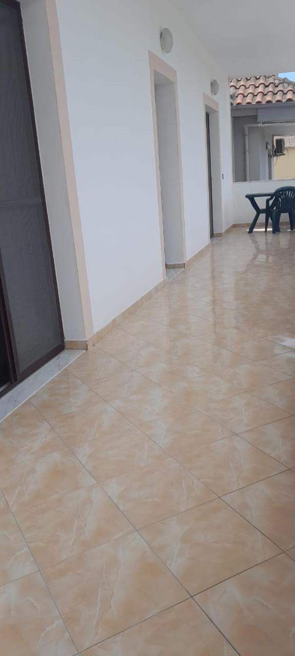 Casa Intera La Paghi Come Una Camera The Home With The Price Of A Room Durrës 外观 照片