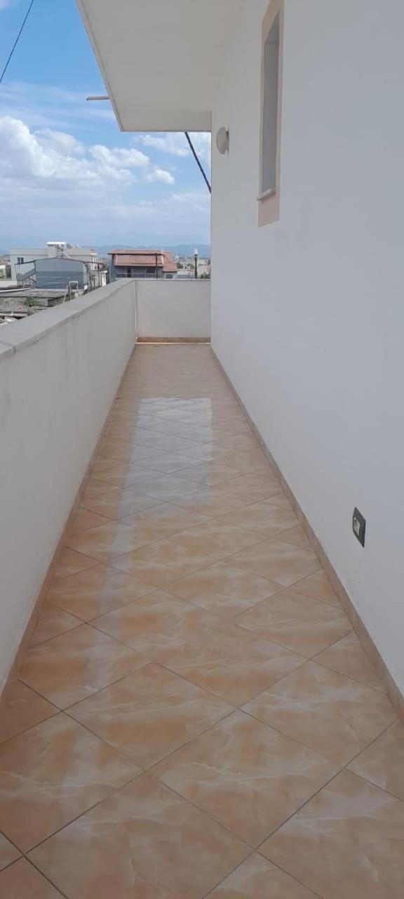 Casa Intera La Paghi Come Una Camera The Home With The Price Of A Room Durrës 外观 照片